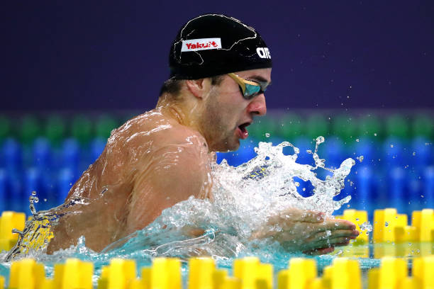 解梦专家揭秘：男性梦见游泳的6种命运暗示