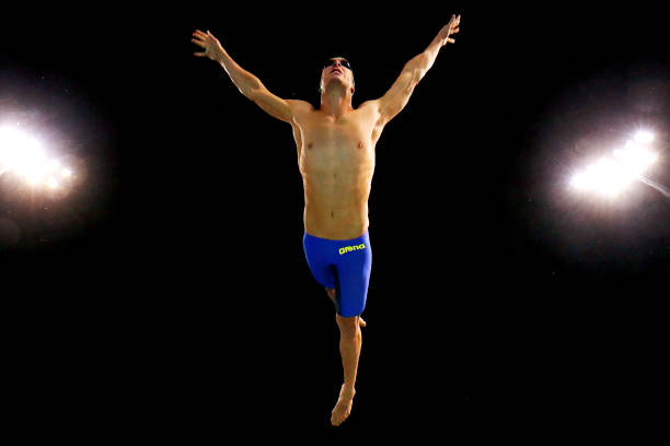 家长必看:儿童游泳时耳朵进水的安全处理方法