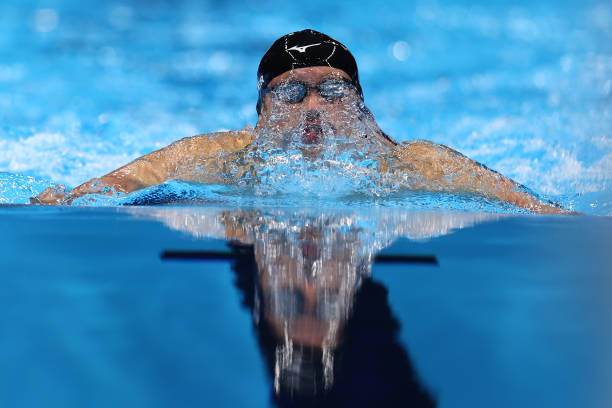 腰间盘突出患者选择游泳锻炼的适宜姿势