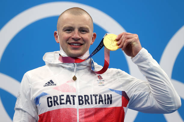 中国花样游泳队夺冠时刻，全场沸腾！