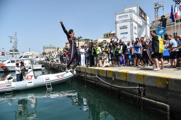 如何让游泳比赛作文既有画面感又有真情实感？