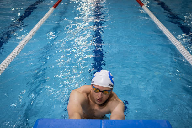 别再担心充气泳池太滑！试试这些防滑措施