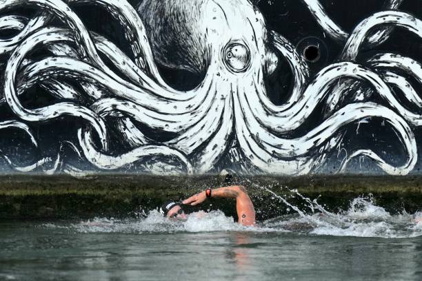 梦到游泳是好是坏?不同情境下的预示分析