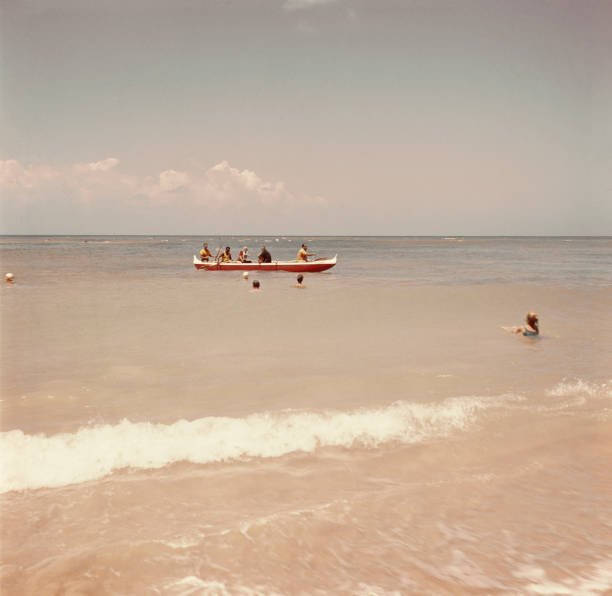 别墅泳池美学:高清照片中的设计亮点