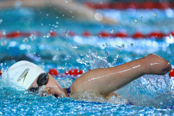 老年蝶泳训练计划：循序渐进，提升游泳能力