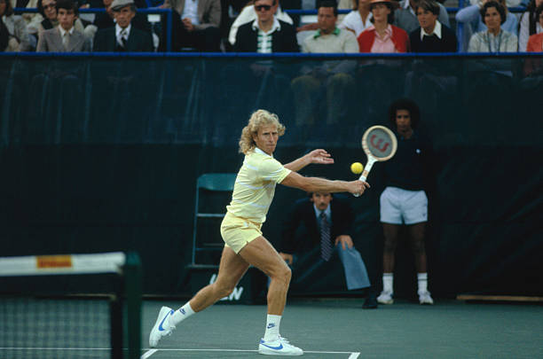 法网女单决赛：斯瓦泰克三连冠，新浪网球比分全程记录精彩对决