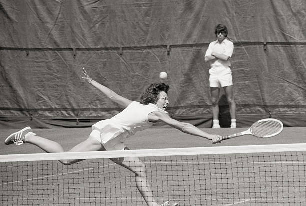 中国金花郑钦文法网闯入四强，创个人最佳战绩