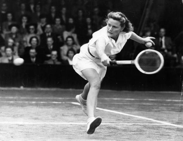 网球技术解析:顶尖选手的战术与技巧