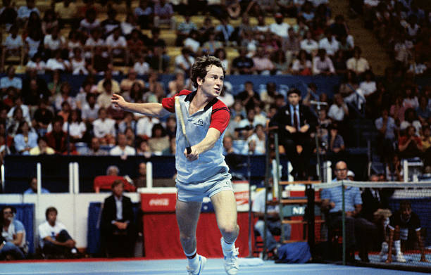 网球比赛的战术对决太精彩了,你支持哪位选手?