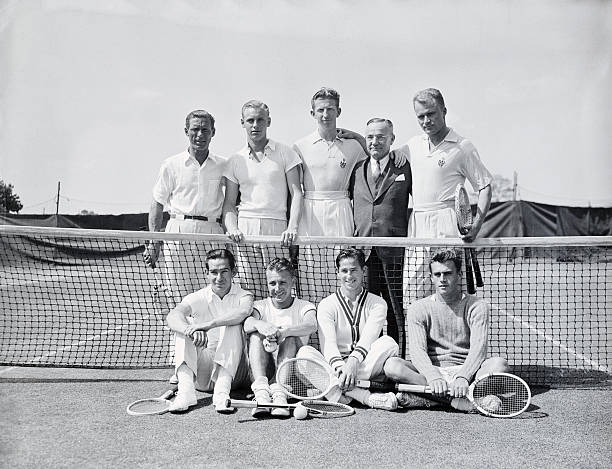 网球场的基本组成部分:从底线到网带