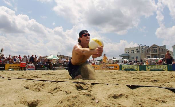 排球场地设计指南：如何正确设置比赛场区和无障碍区