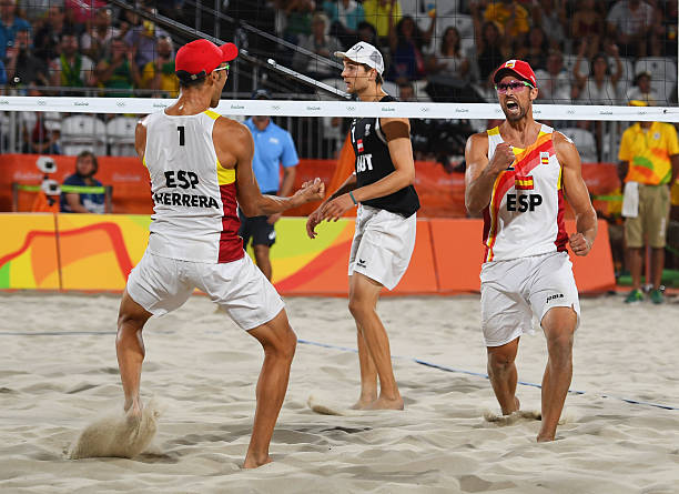 排球比赛每队最多可以有多少名队员？