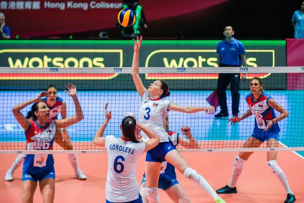 郎平国籍风波：从美国执教到中国女排主帅