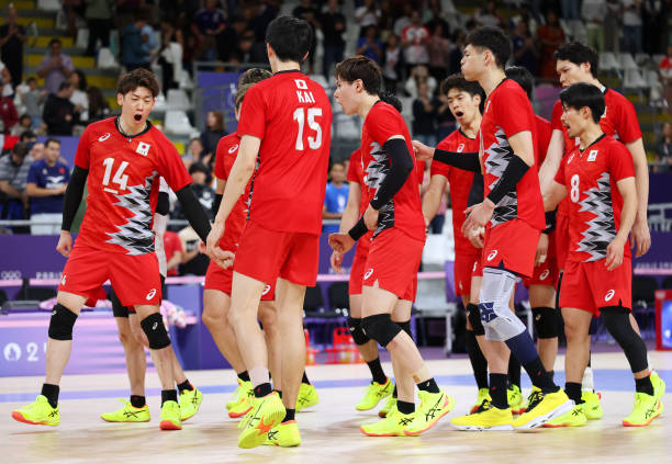 一场标准排球赛的时长是多少？