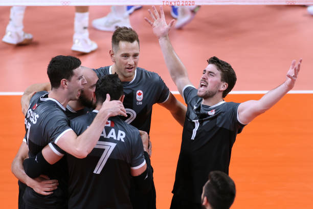 排球轮转换位详解:提升团队配合的关键