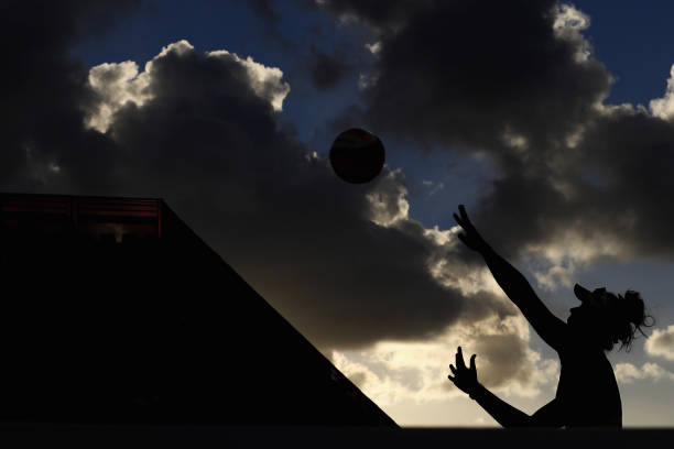 沙滩排球2人制与室内排球6人制的战术差异