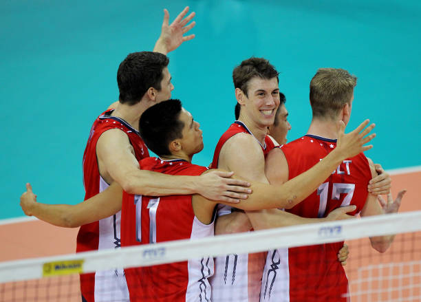 惠若琪赛场英姿：十大惊艳瞬间展现女排精神