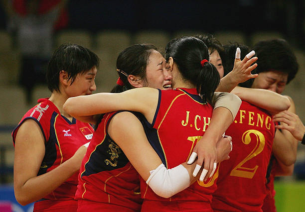 排球发球动作细节解析:专业教练视频指导大全