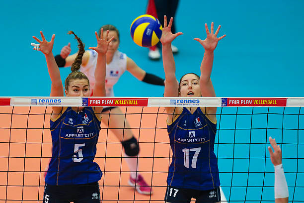 颠球动作要领解析：手型、姿势与发力技巧