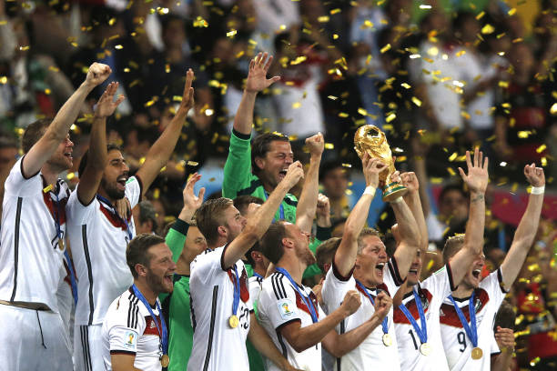 意大利队世界杯阵容分析：新老交替中的挑战与机遇