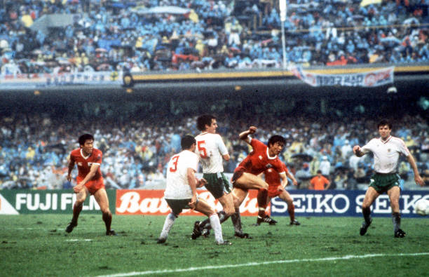 全球传唱的旋律：世界杯主题曲如何征服观众